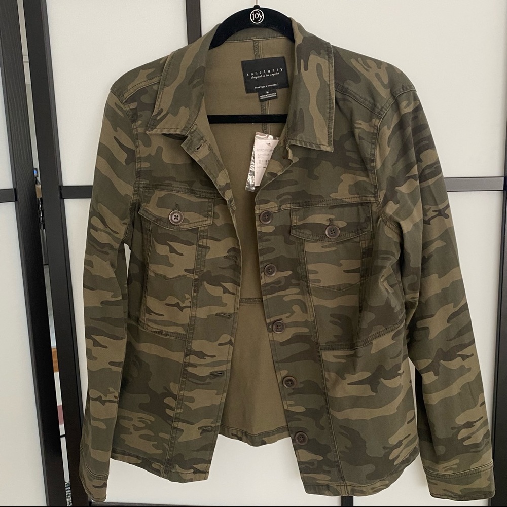 nwt sanctuary cropped camo jacket size medium